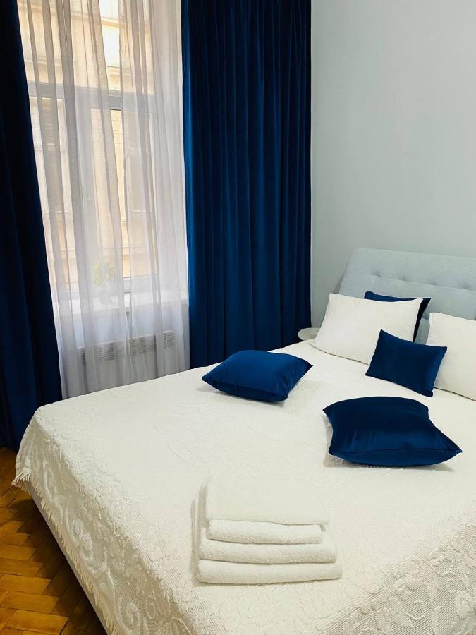 Centr Opera House 2 Rooms Lviv Luaran gambar