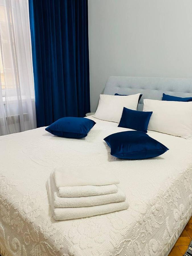 Centr Opera House 2 Rooms Lviv Luaran gambar