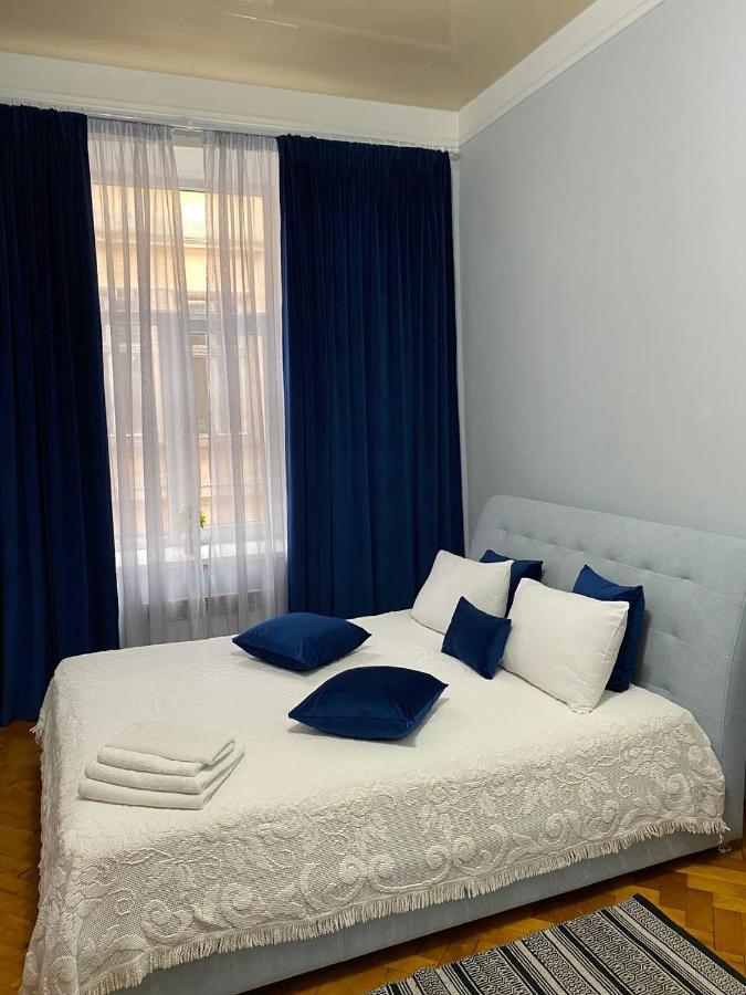 Centr Opera House 2 Rooms Lviv Luaran gambar