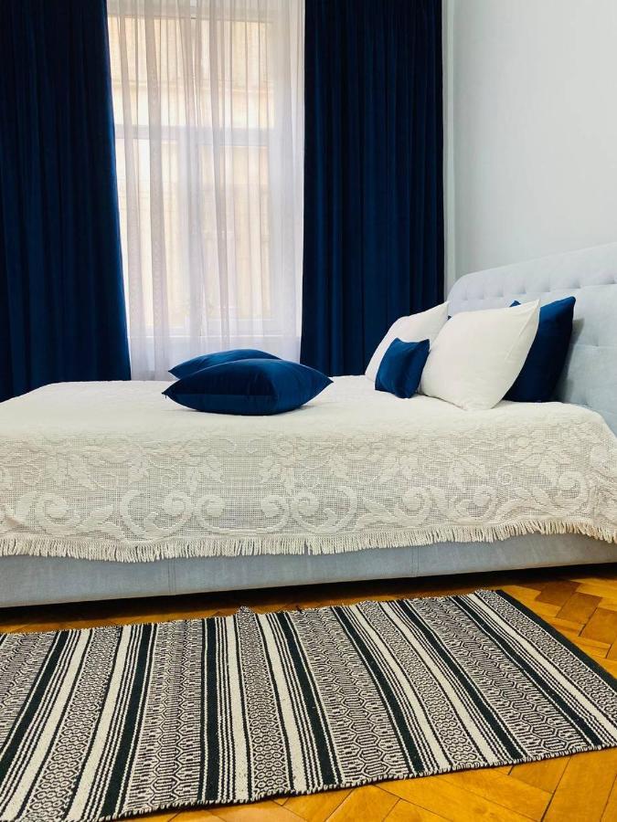 Centr Opera House 2 Rooms Lviv Luaran gambar